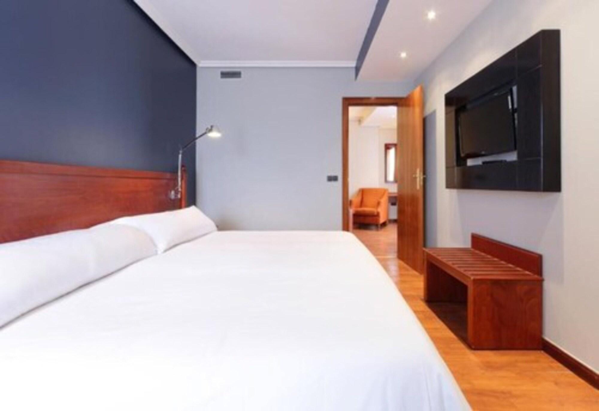 Segovia Sierra De Guadarrama Hotel Los Angeles de San Rafael Room photo